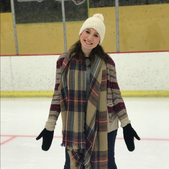 Meet your Posher, Erin - Picture 1 of 1